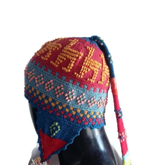 Unisex Chullo Knitted in Wool with Alpaca Design Pompoms